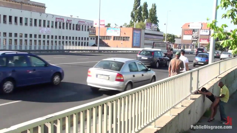 Public Disgrace by Kink: Kontneuken en pik zuigen in het openbaar!