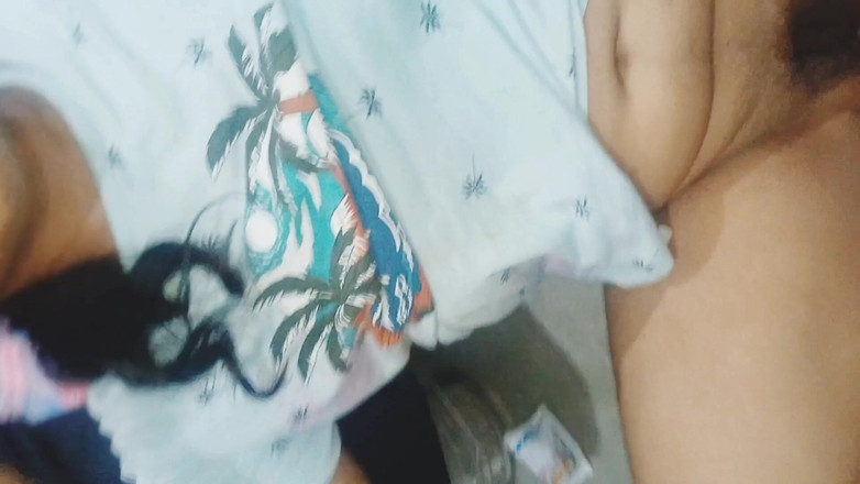Sexy_girl_nehu: Desi Bhabhi Ki Chut Me Degetul Kar Pani Nikala, Pani...