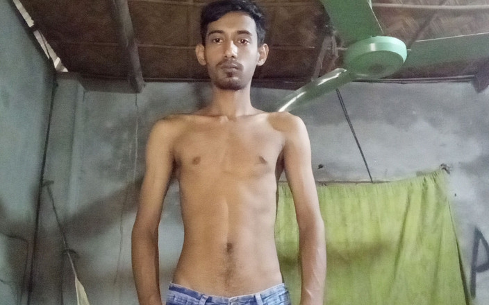 PlayBoyxoxo: Kisses Blowjob Hairy Close up Feet Hand Job Massage.