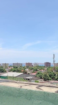 Passeggiando per la città. Mi scopo il mio culo grosso