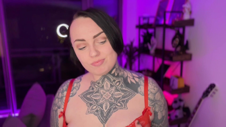 Miss Valentina: Eski kız arkadaş şantaj fantezisi