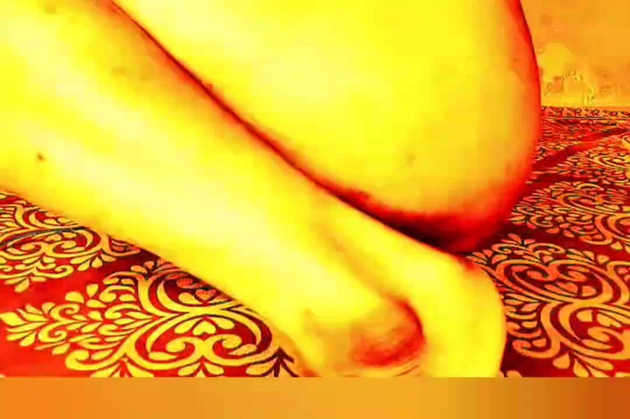 Sissy Slut Simran: Strip tease para padrastro usando plug anal