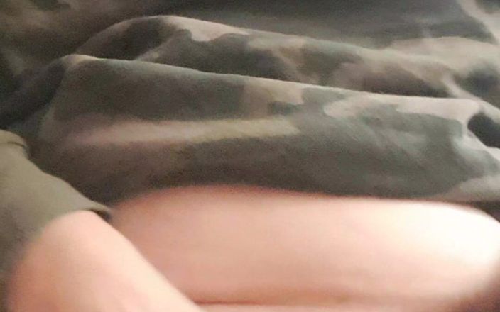 Mommy big hairy pussy: Máy bay bà già nóng bỏng muốn đụ