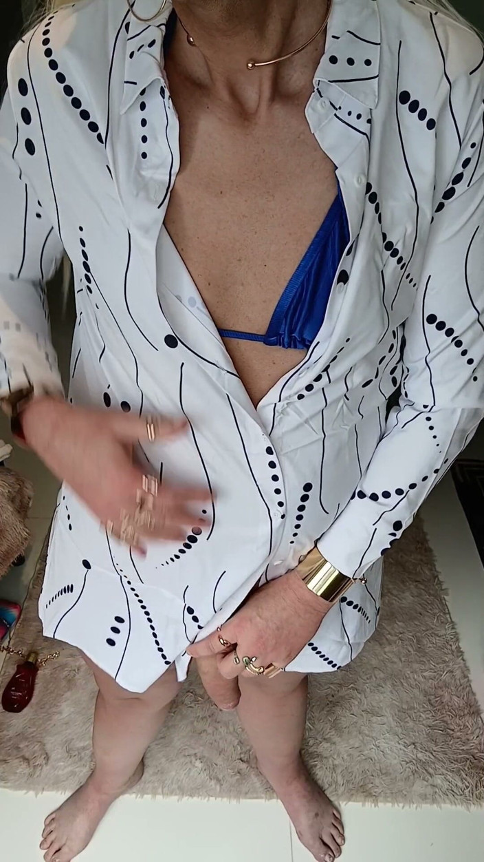 Sexy ass CDzinhafx: Con un vestito nuovo che mostra la mia sorpresa e...