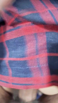 Padrastro hace gritar de placer a la universitaria virgen con este sexo anal