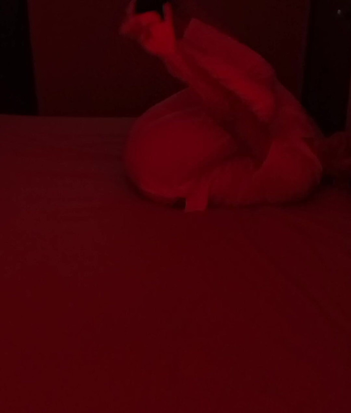 MiguellTrajano: Viziunile camerei roșii - asistenta înregistrează un videoclip senzual pentru doctorul de...