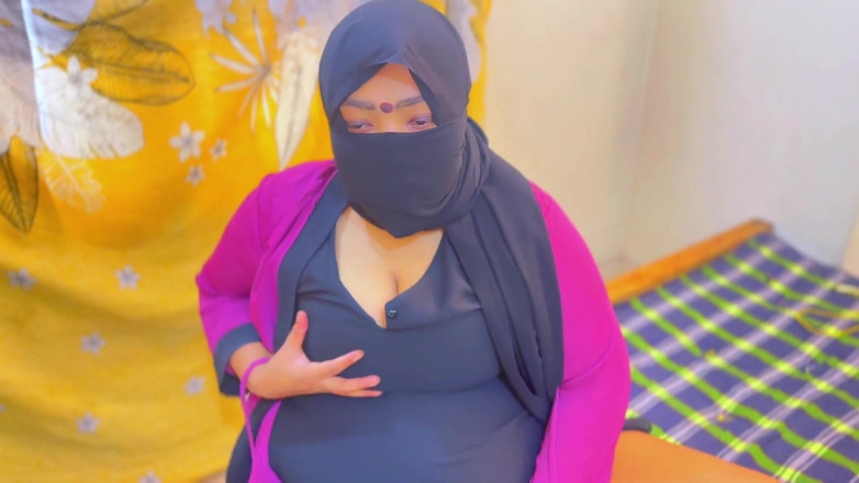 Aria Mia: Irani árabe milf quente madrasta masturbação em quarto de hotel e...