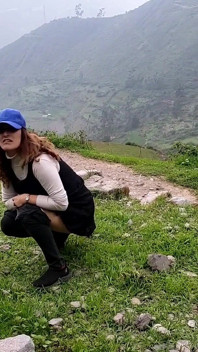 Kencing di gunung