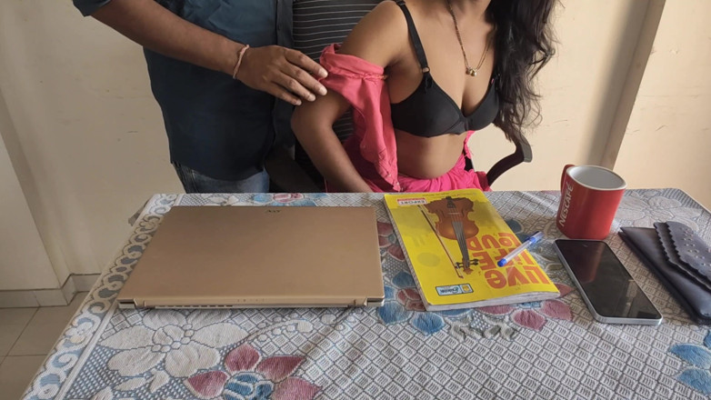 Mumbai Ashu: Señora tuvo relaciones sexuales con chico de oficina - audio hindi