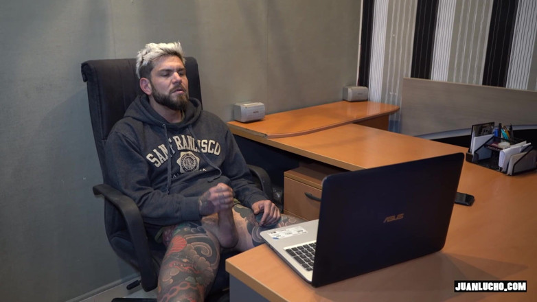 Juan Lucho Gay: Threesome with Boss