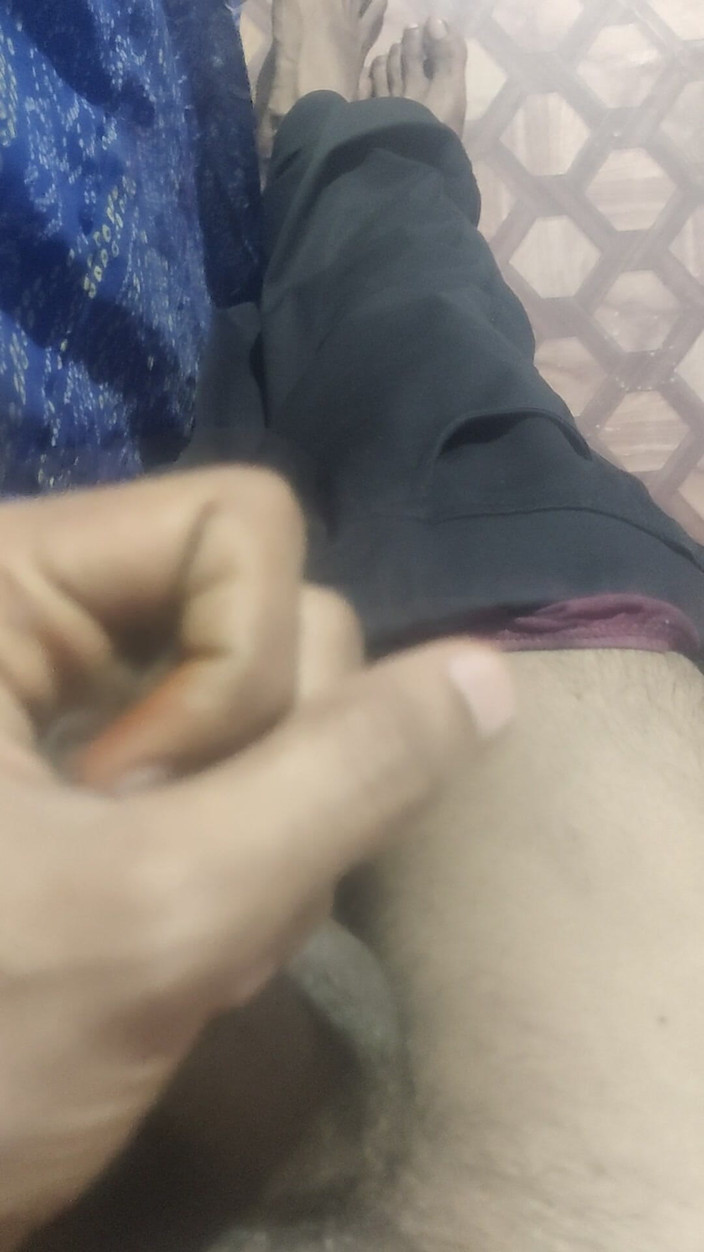 Gigolo Tv: Tremura după ce mă uitam la un film porno