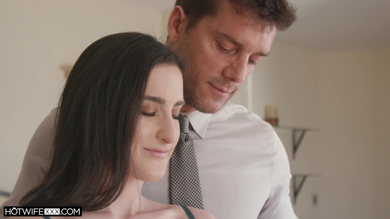 HotwifeXXX: Shared Wife Lyra Gets a Hairy Request