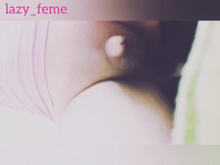 Lazyfeme: Sissy effeminato fa sesso con un enorme giocattolo da panda