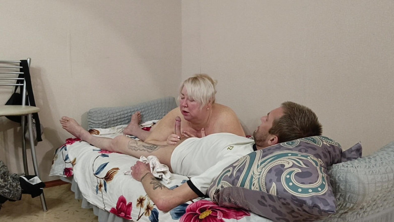 Zona901: Dimineața mamei vitrege a început cu o muie profundă și înghițire de spermă