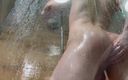 Alex Davey: ゴードン・ラムゼイを見て、シャワーを浴びて、あなたのためにとても素敵なビデオを作りました。背中をさすってくれませんか?