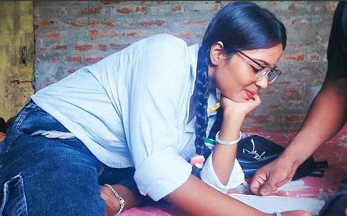 Pooja raniji: Cikgu mengenepikan yuran dan mengongkek pelajarnya