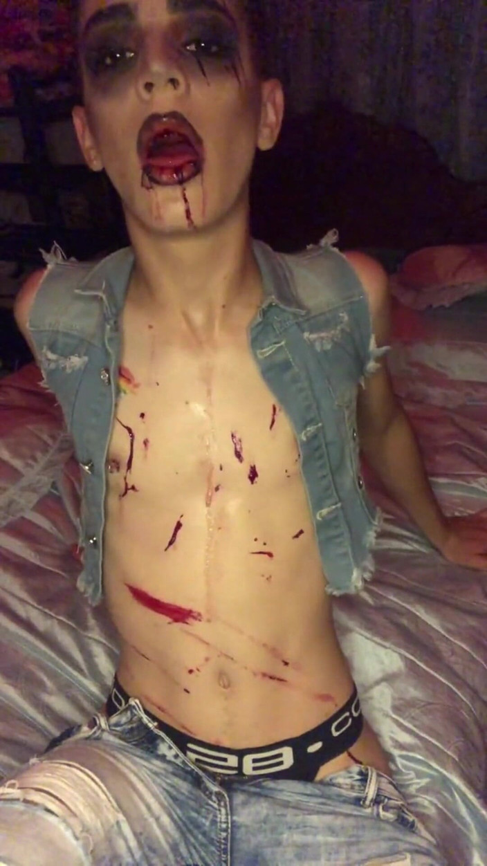 Rent A Gay Productions: ホットなラテン系男がハロウィーン気分でオナニーする