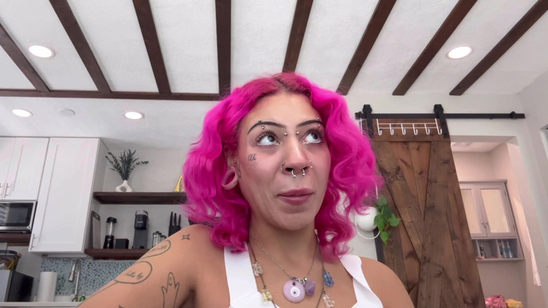 Nali Marie: Cheerleader Girlfriend Gives Jerk off Instructions