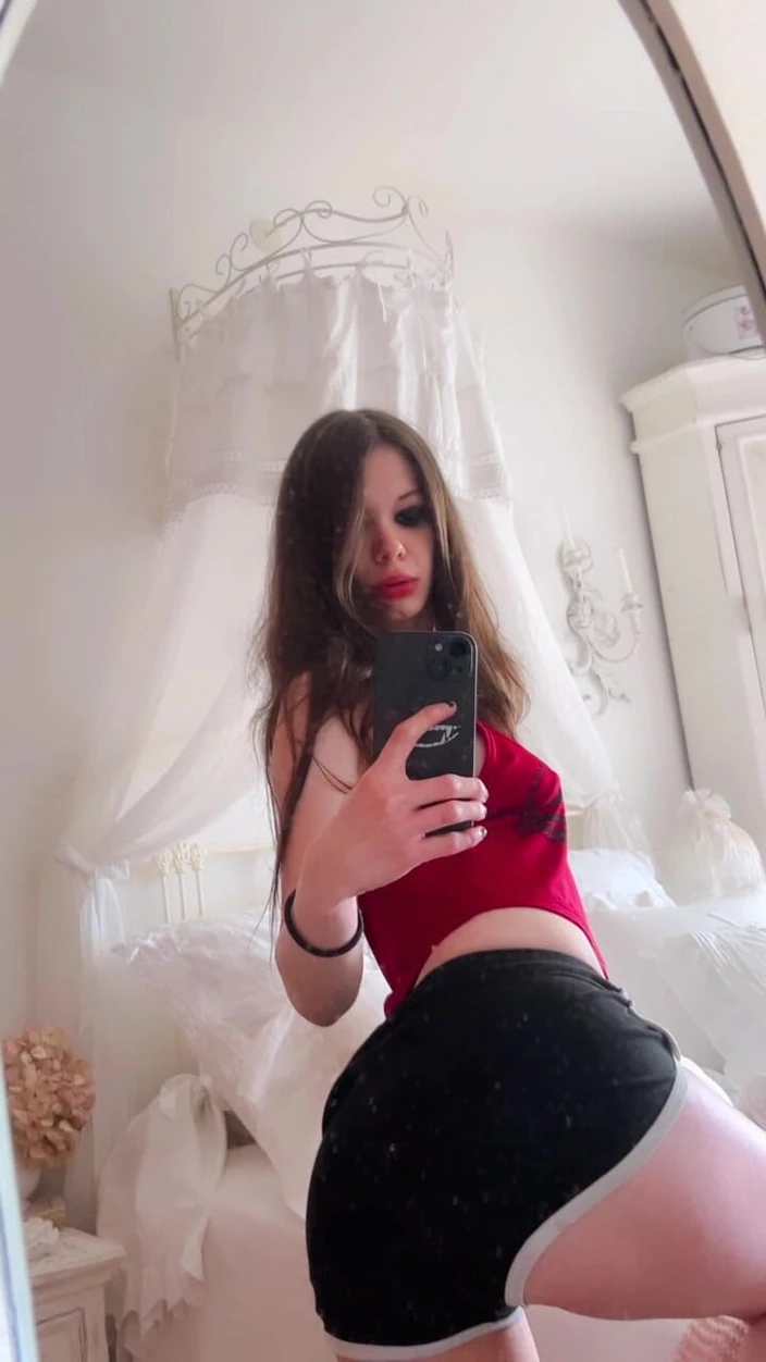 Dolls Cult: Enjoy the View Darling