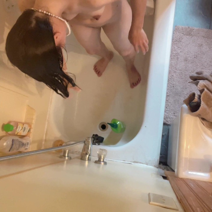 sweethanajapanese: Clean Hair Before Shower