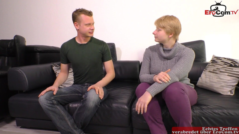 EroCom: Natural neighbor with short hair seduced to a spontaneous fuck
