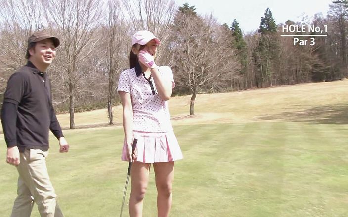 The Asian Sports: 全18ホールのゴルフ痴女