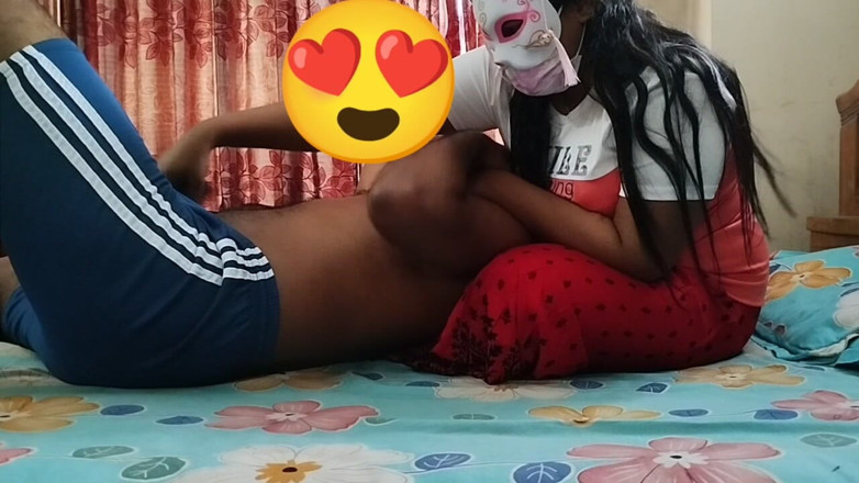 Teensex: Bini bertetek besar cuba menggoda kawan baik suaminya sebagai cara...