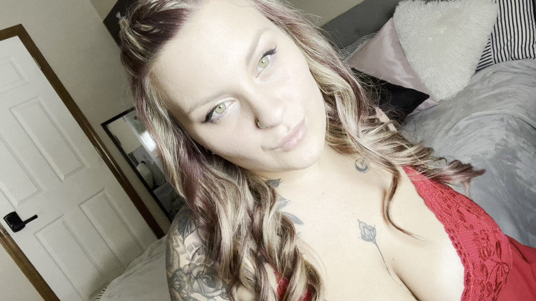 ChandlerKnight: Gfe: Me fode em meu vestido vermelho
