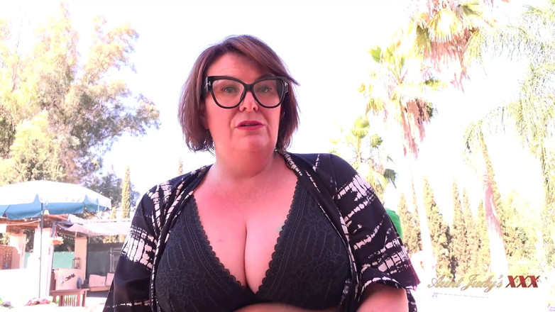 Aunt Judy's XXX: Auntjudysxxx - बड़े स्तनों वाली सेक्स थेरेपिस्ट jojo जानती है कि आपको क्या चाहिए (देखने का बिंदु)