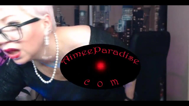 AimeeParadise: ¡Mi esposa es una puta madura genial! ¡Me gusta abrir las...