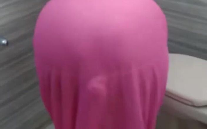 Hot Stepmom Sex: Горячая милфа Deshi трясет задницей в моечной