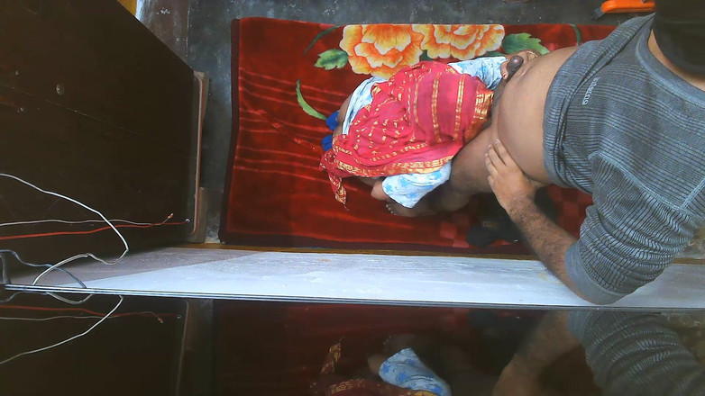 Busty Banuu: Seksi sütlü hizmetçinin sikişi