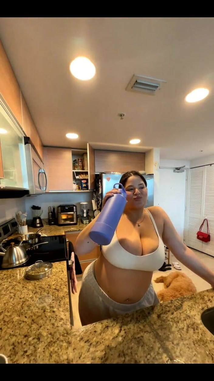 Dani Valentina: Hallo schat!