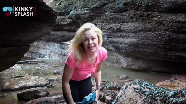 UKCuteGirl Lucy Lauren: Joi Wetsuit &amp; Rubdown Getah Di Tepi Laut