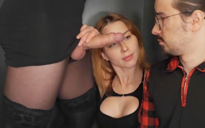 MySchoollife TS: Girl Teaches a Nerdy Guy How to Suck a Big...
