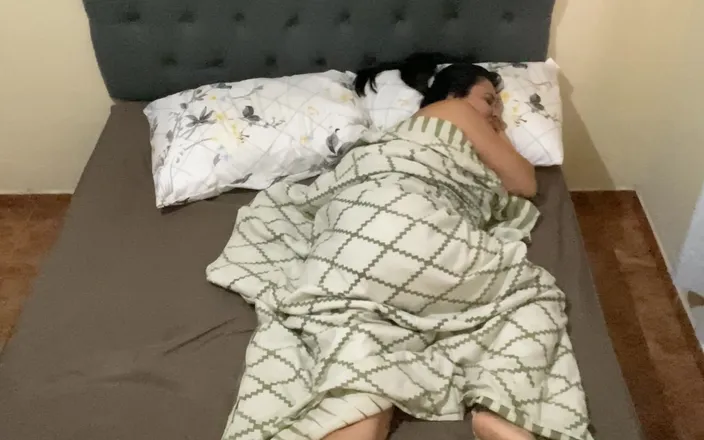 Mtha: Naughty MILF Resting Naked and Her Stepnephew Woke Her up...