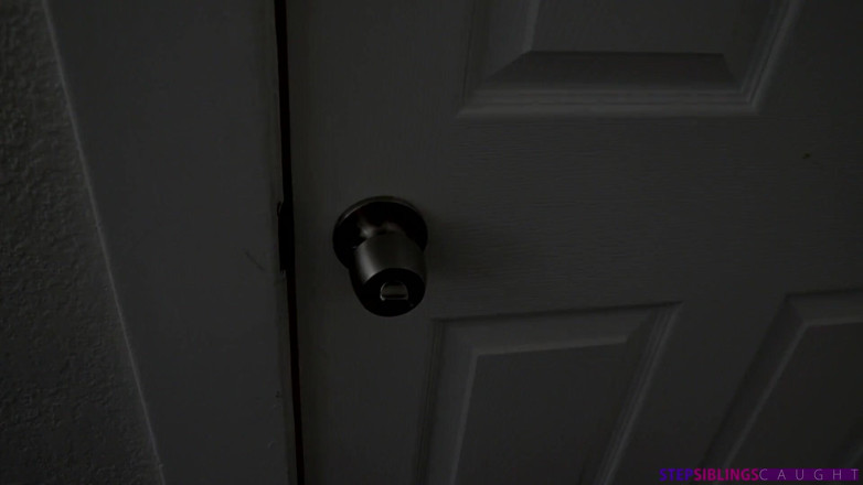 StepSiblings Caught: Üvey kız kardeşim ve ateşli arkadaşı - s5:e5