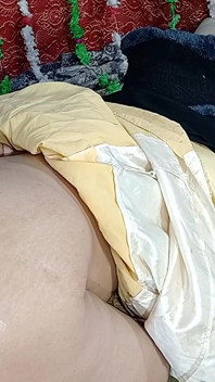 Village desi, une mariée à gros cul se fait enculer par la bite de son mari le soir de noces ou en lune de miel