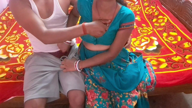 Trilokinath: Collage desi flicka
