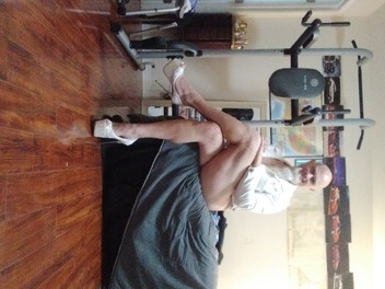 MrLeggs: 私のイネーブラーのおかげで、私はポルノに夢中になっています。摂取する分だけ過剰摂取するかもしれません。