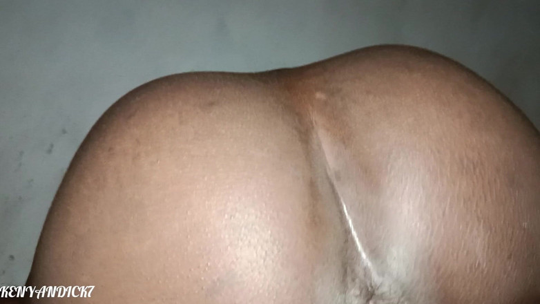 Kenyan Dick: जोड़े का घर का बना पोर्न राइडिंग और मेरे लंड पर हर जगह क्रीमिंग