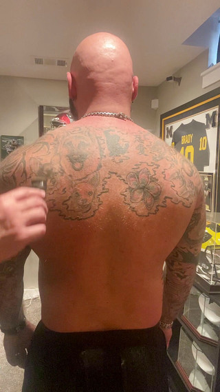 MasculineJason - Jason Collins: Nevlastní bratr se holení zad!