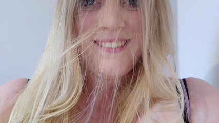 Julie_Bliss: ジュリー・ブリス - ジャイアンテスとおっぱいのクラッシュ