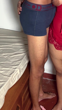 Grande culo desi moglie in lingerie rossa scopata da dietro