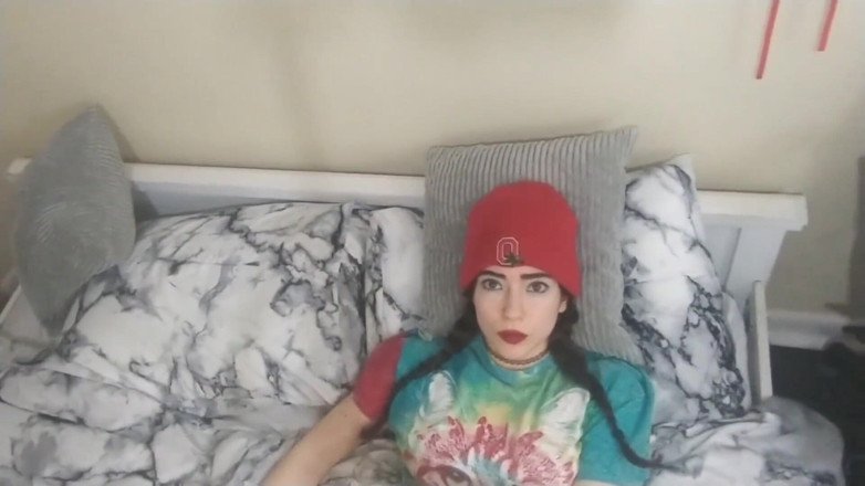 lilredvelvettt: Fața mea în timp ce mă masturbez