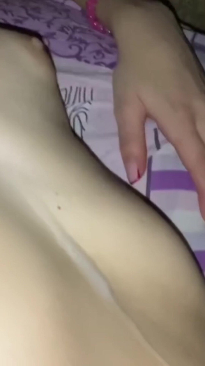 MaybeNatty: Una Studentessa Di 18 Anni Viene Rimorchiata Da Un Compagna Di...