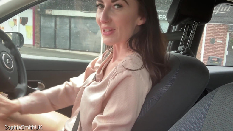 SophiaSmithUK: Sexy girl goes driving