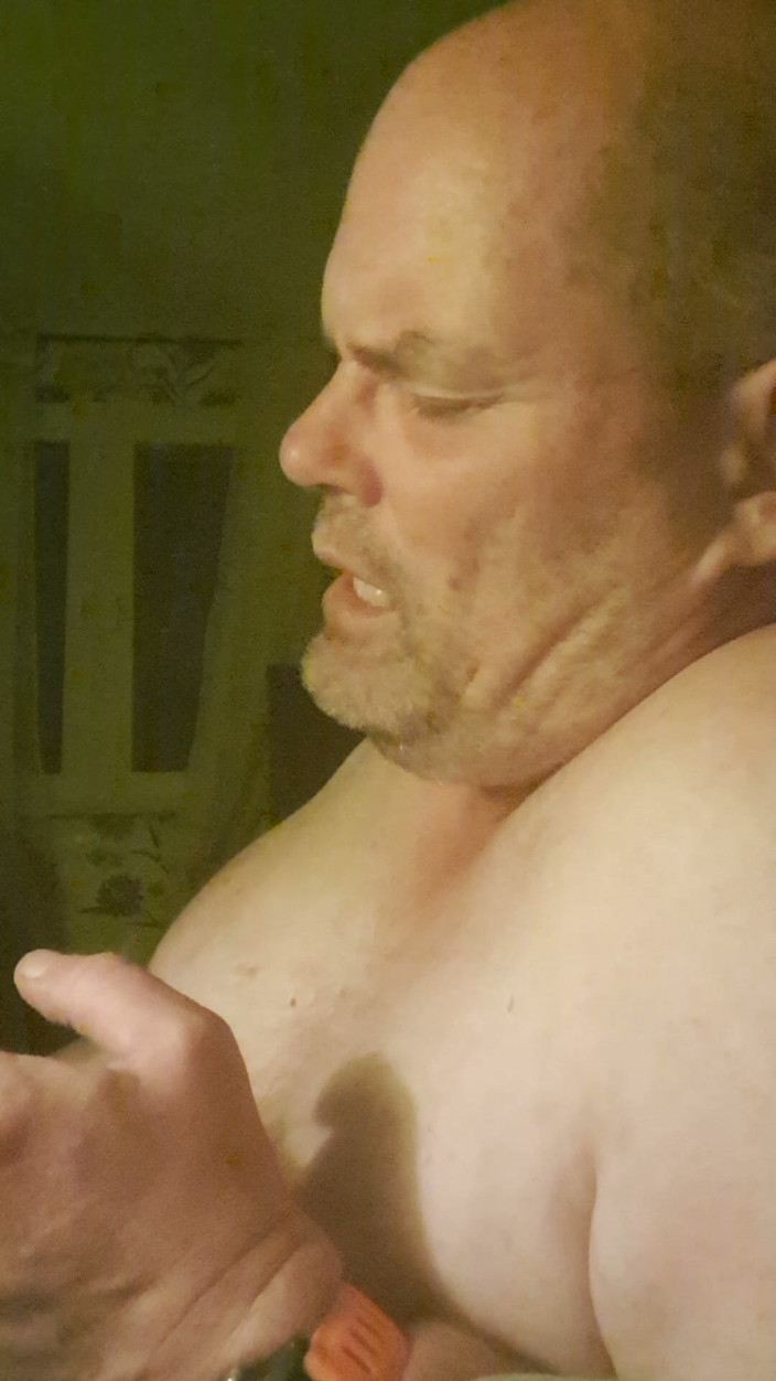 Fickspecht: On It Goes for the Bitch