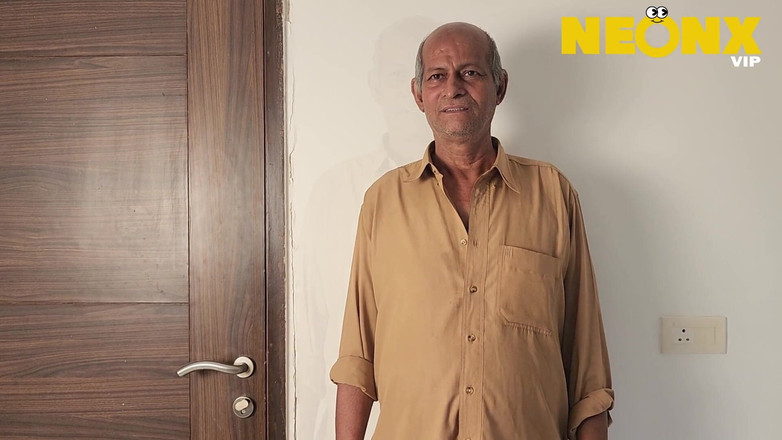 NeonxOTT: Дезі малаш, невирізаний хардкорний секс утрьох