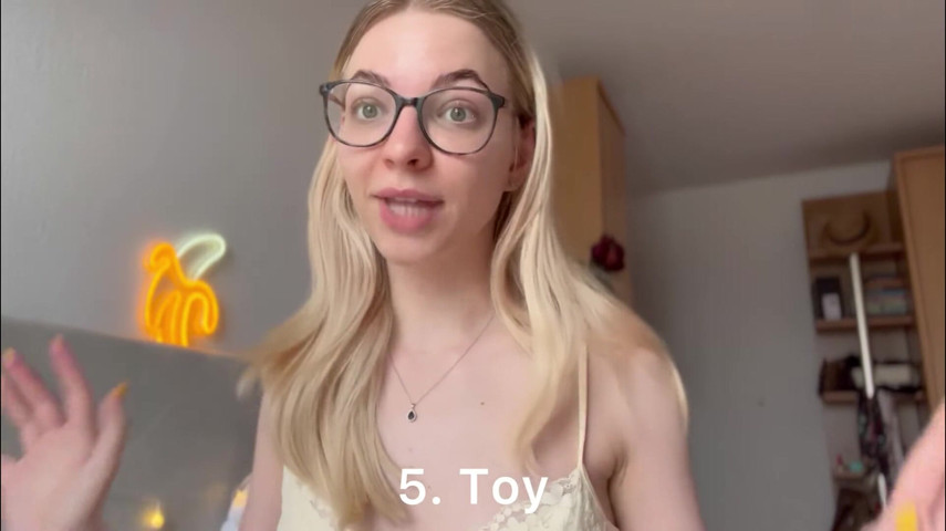 8 Sissy Must-haves (Goddess BellaRae)
